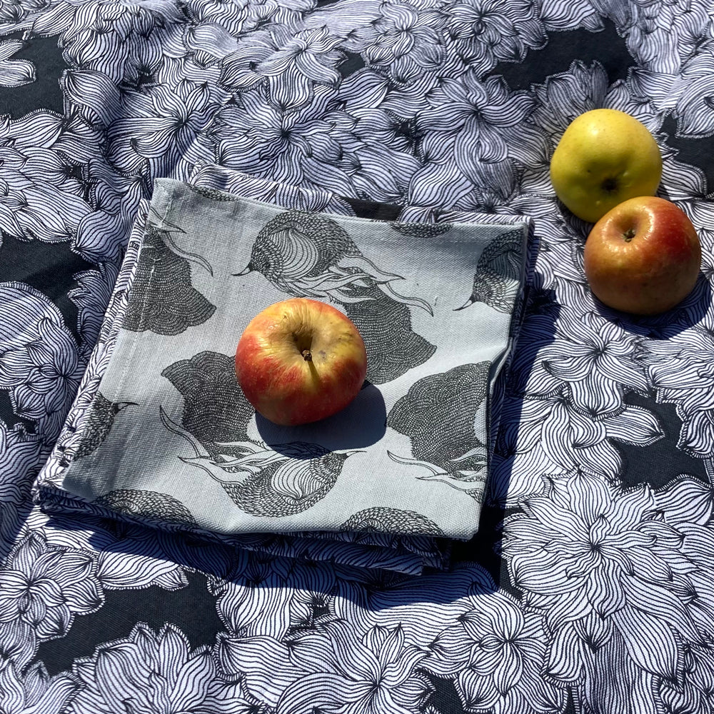 Tablecloth and 4 matching napkins, 28 blue-grey