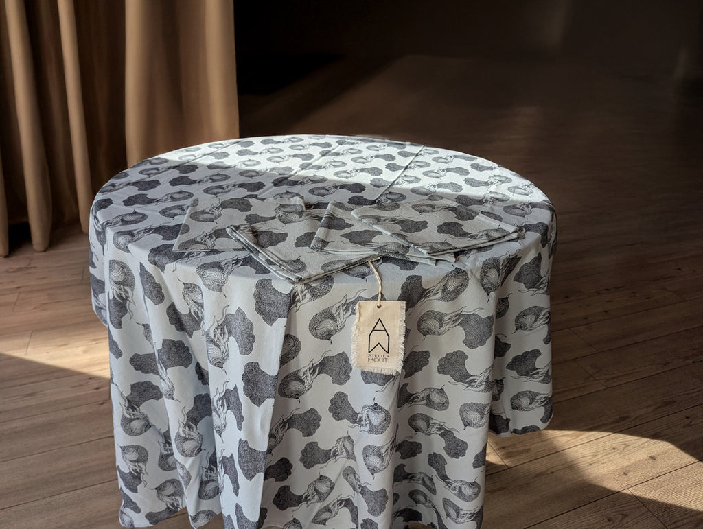 Tablecloth and 4 matching napkins, 28 blue-grey